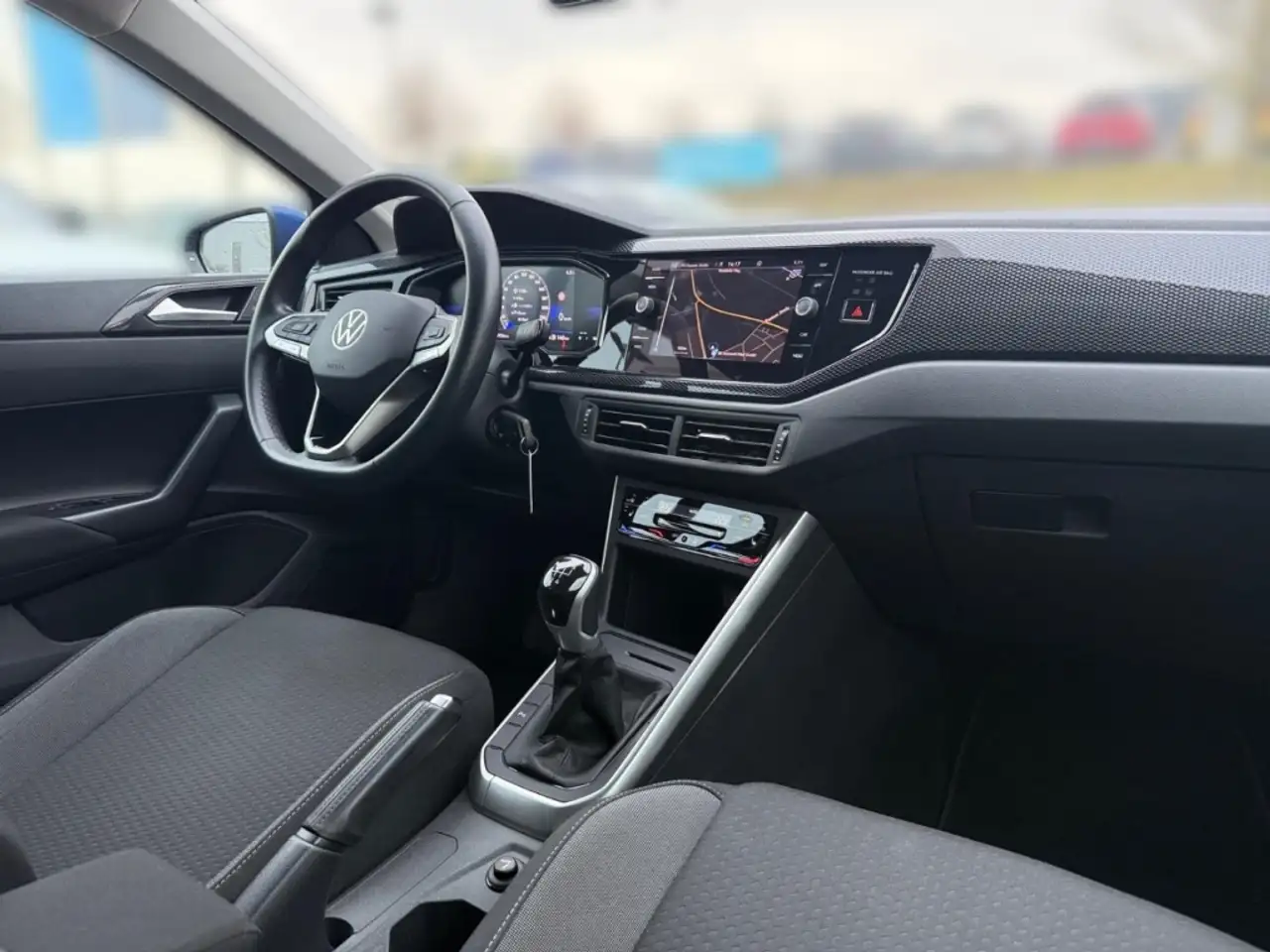 Volkswagen Polo VI Life 1.0 TSI Navi Apple CarPlay Mehrzonenklima — Galería del vehículo 21