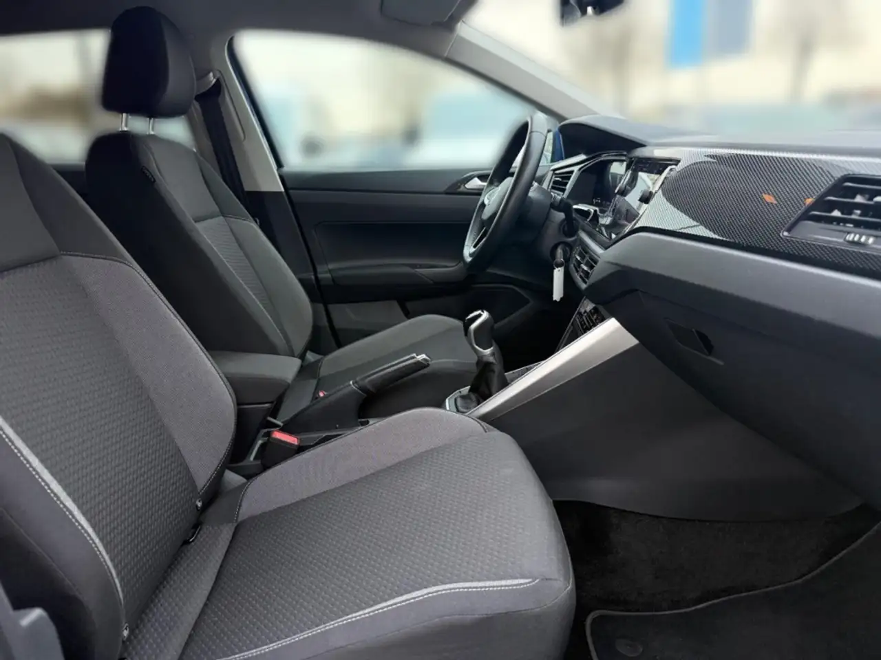 Volkswagen Polo VI Life 1.0 TSI Navi Apple CarPlay Mehrzonenklima — Galería del vehículo 22