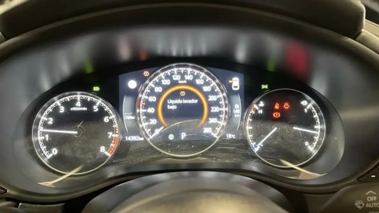 Mazda CX-30 2024 2.0 e-SKYACTIV G MHEV 150CV 6AT FWD HOMURA — Vehicle gallery 15