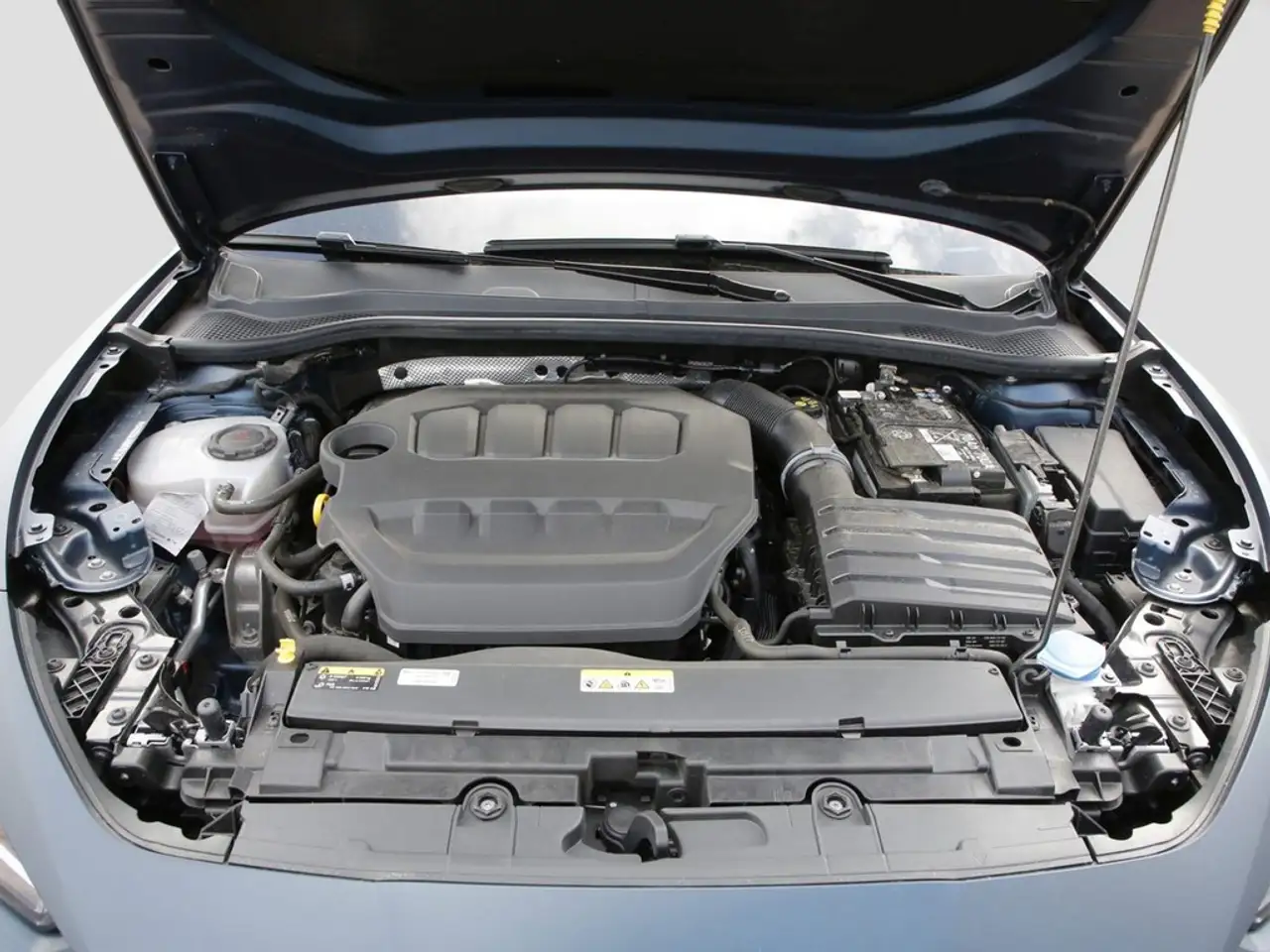 CUPRA Leon Sportstourer VZ 2.0 TSI 4Drive BEATS Pano Navi+... — Vehicle gallery 7