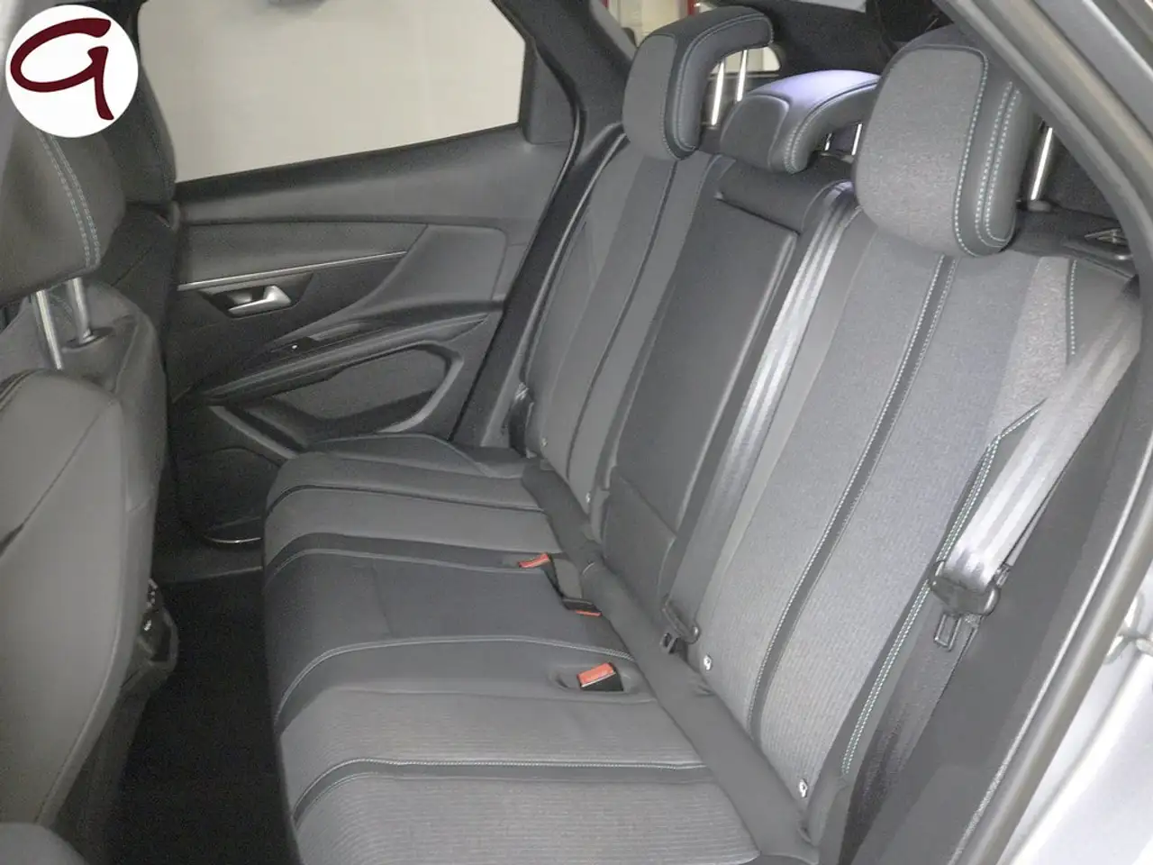 Peugeot 3008 HYB PHEV 180 Allure Pack e-EAT8 — Galería del vehículo 6