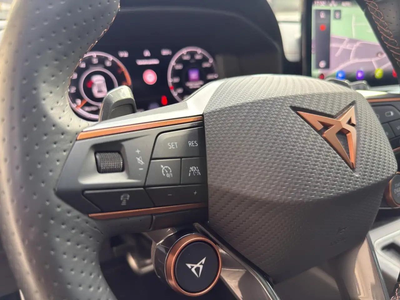 CUPRA Formentor VZ 4Drive*KEYLESS*PANO*360*ACC*MEMORY — Galerie du véhicule 29