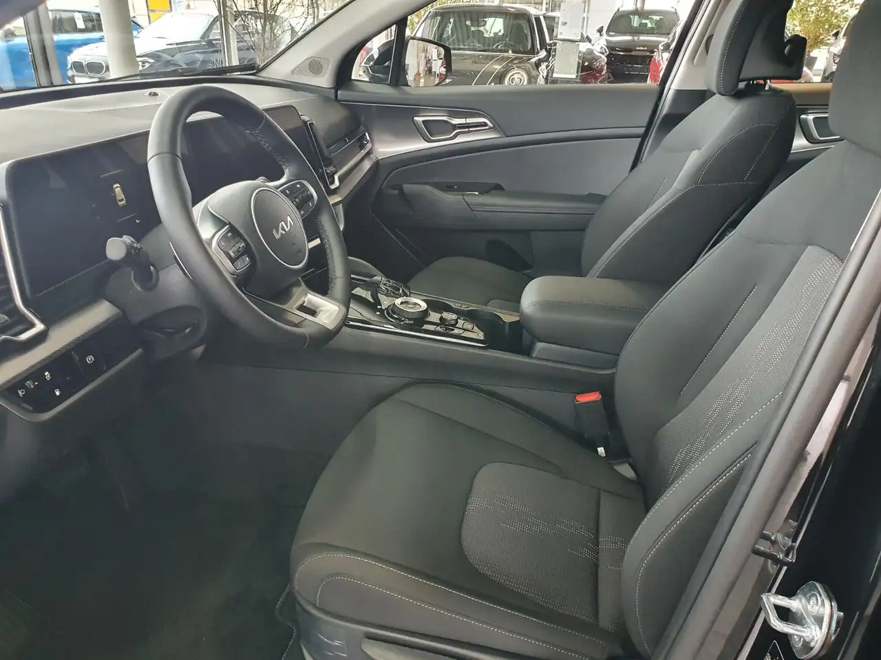 Kia Sportage 1.6T PHEV Vision 4WD — معرض صور السيارة 7
