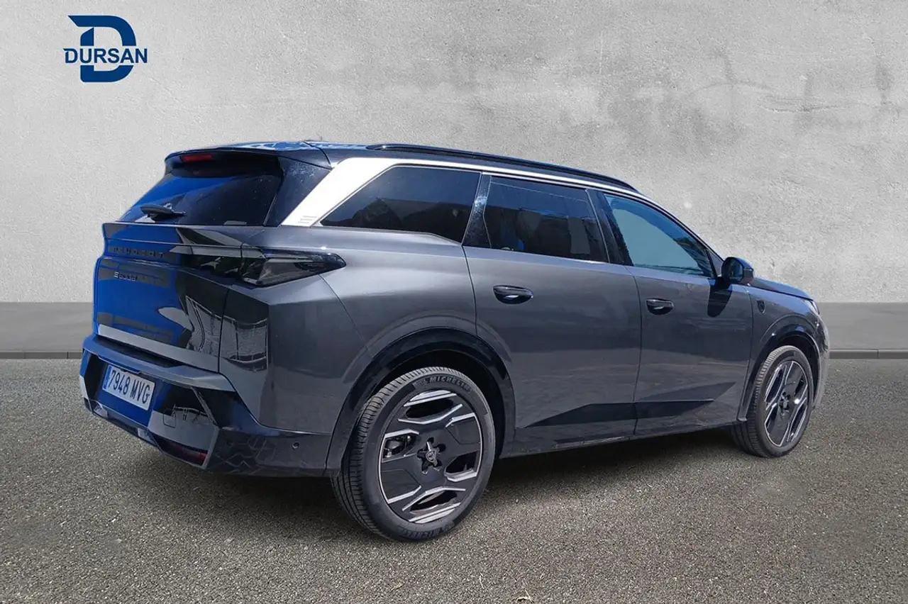 Peugeot 5008 Allure Eléctrico 157kW — Galería del vehículo 5