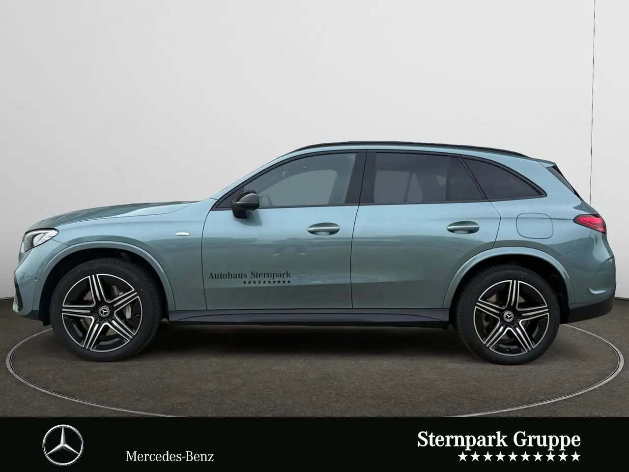 Mercedes-Benz GLC 300 GLC 300 e 4M AMG Distro+Kamera+Night+Memory+20`+ — معرض صور السيارة 2