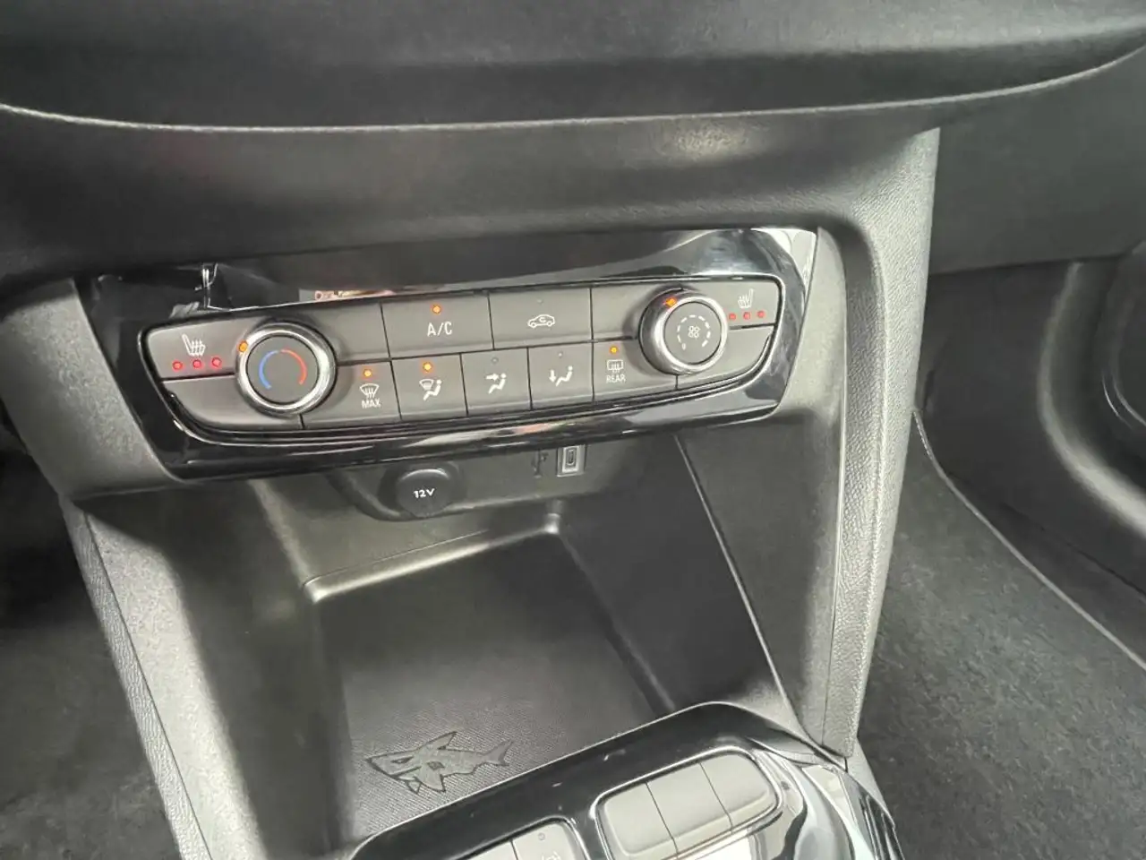 Opel Corsa 1.2 Automatik — معرض صور السيارة 16