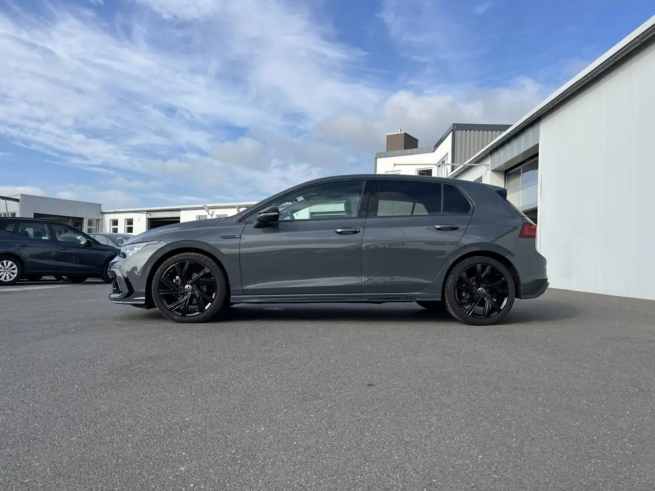 Volkswagen Golf 1.5 TSI DSG R-Line 2,99% Fin. AHK Navi TravelAssis — Vehicle gallery 2
