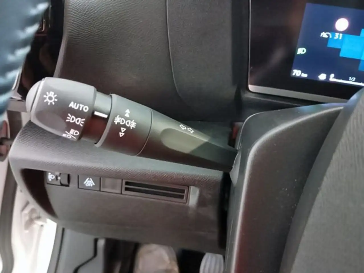 Citroen C4 1.2 PureTech Plus S&S 130 — Vehicle gallery 20