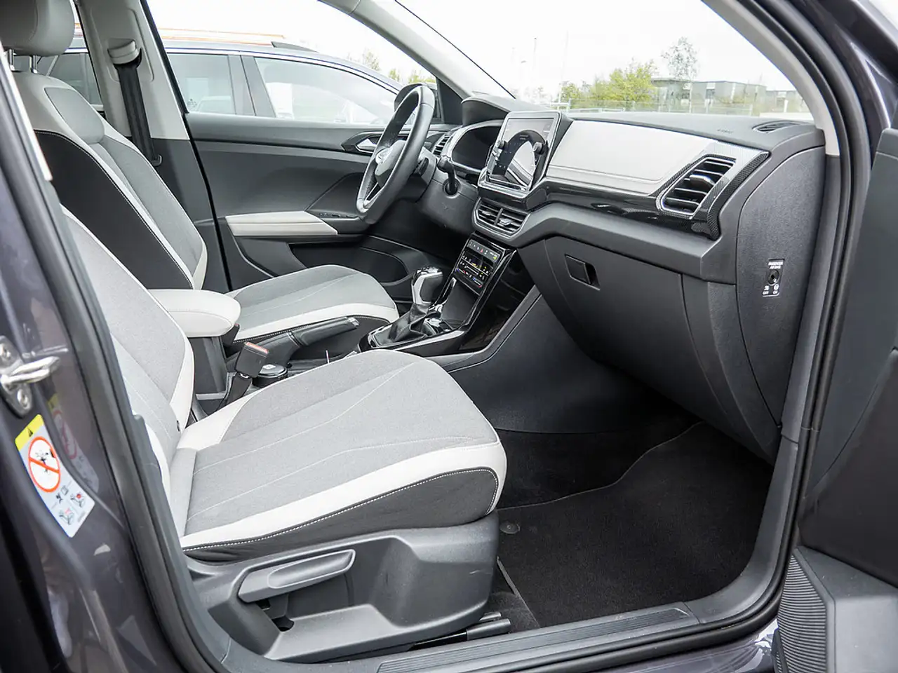 Volkswagen T-Cross 1.0 TSI Style SHZ NAVI AHK MATRIX-LED — Vehicle gallery 2