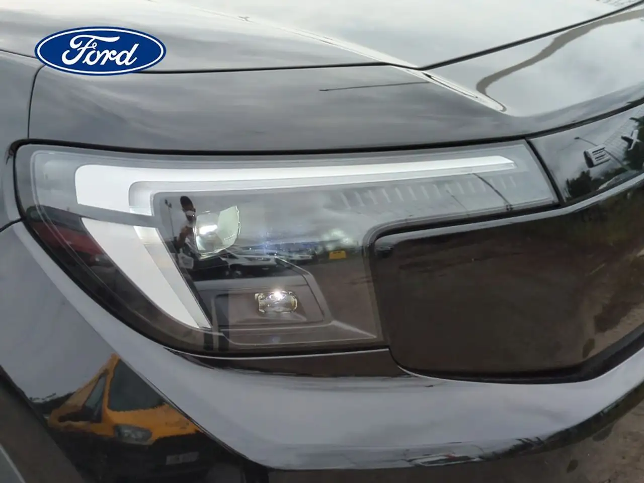 Ford Explorer AWD Rango Extendido Premium 79kWh — معرض صور السيارة 8