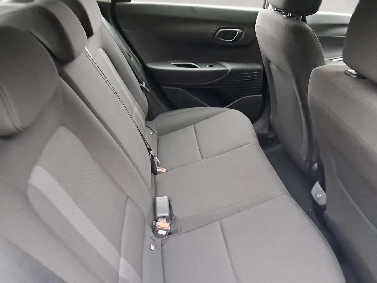 Hyundai i20 Trend Voll-LED/Navi/R.Kamera/Sitzhzg./16 — Galería del vehículo 13