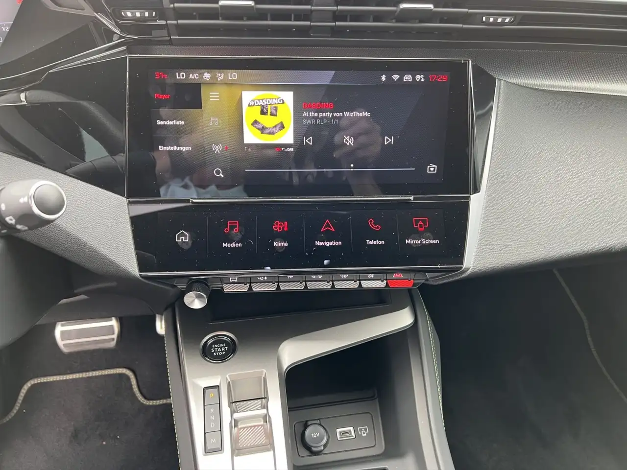 Peugeot 308 GT PT130 EAT8 Kamera PDC CarPlay Navi — Vehicle gallery 12