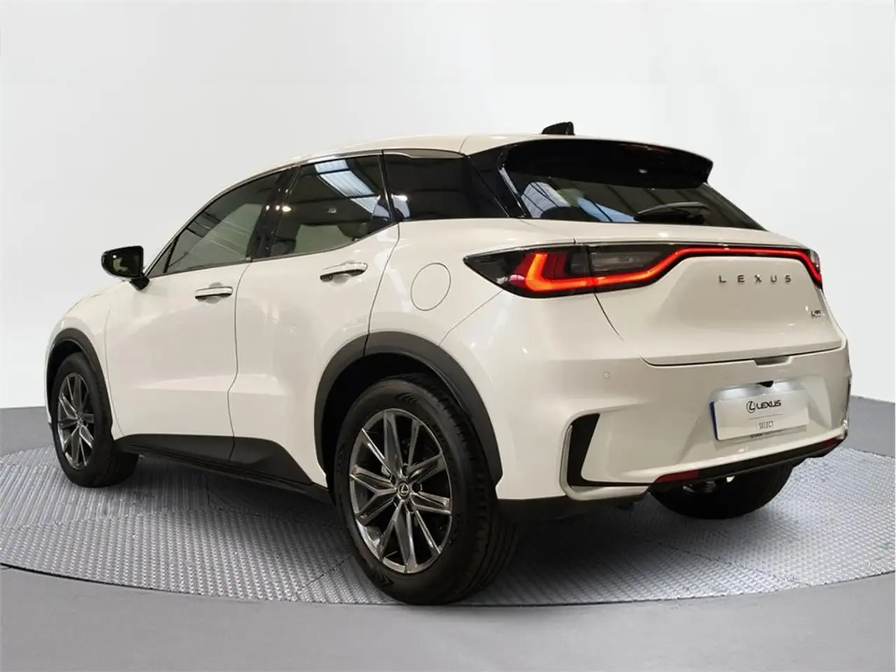 Lexus LBX 1.5 136cv HEV Relax — Vehicle gallery 2
