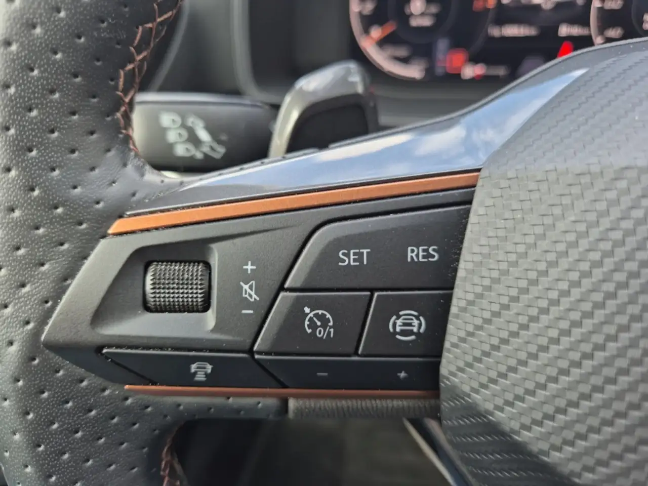 CUPRA Formentor 1.5 TSI DSG AHK BLIS Cam SHZ BEATS FullLink — معرض صور السيارة 21