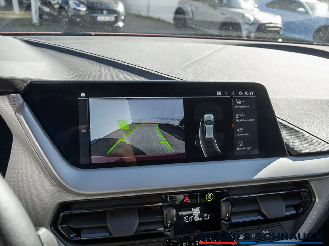 BMW 118 i Advantage NAVI+KLIMA+KAMERA+PDC+LED+ — Galería del vehículo 15