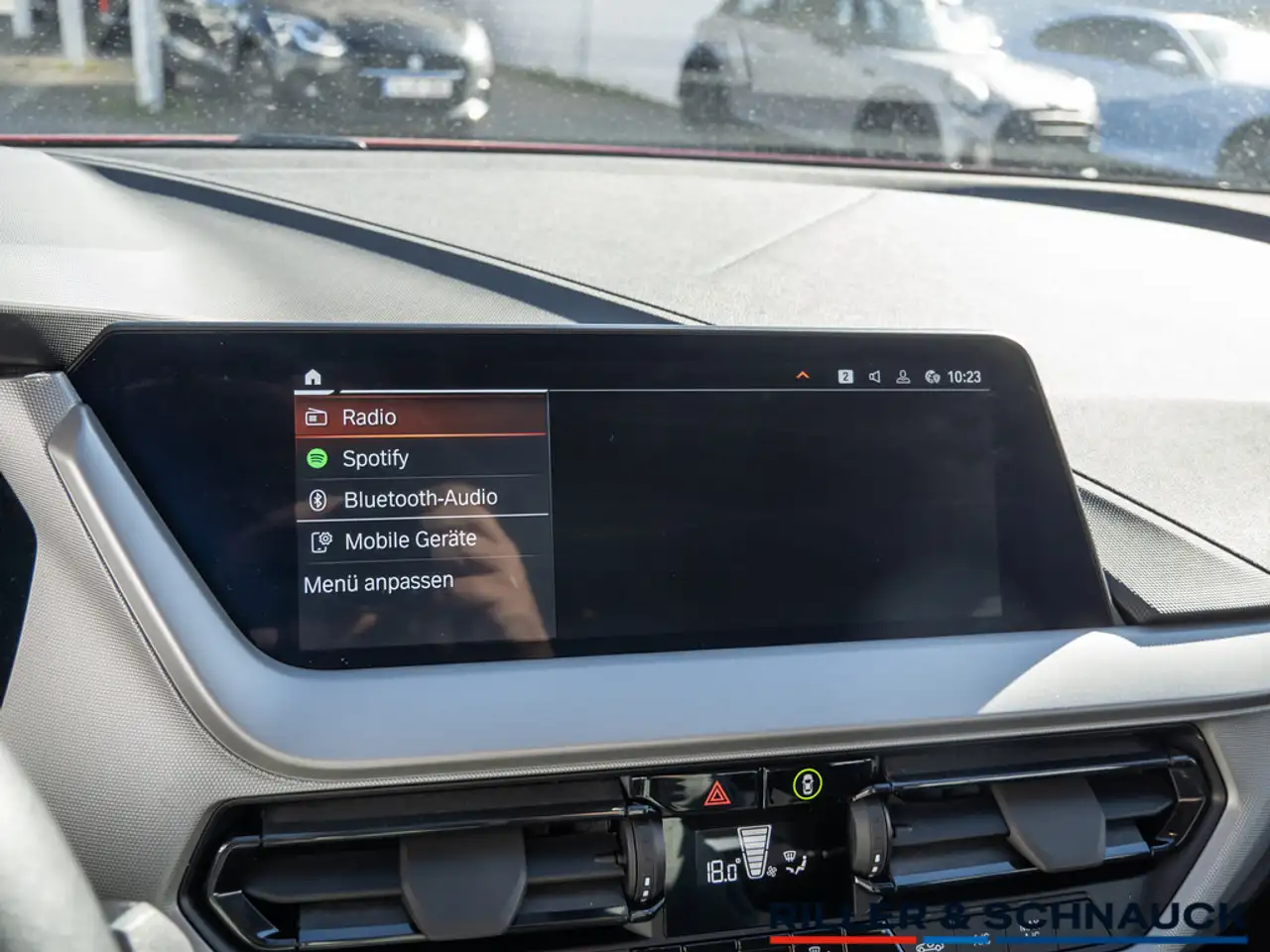 BMW 118 i Advantage NAVI+KLIMA+KAMERA+PDC+LED+ — Galería del vehículo 14