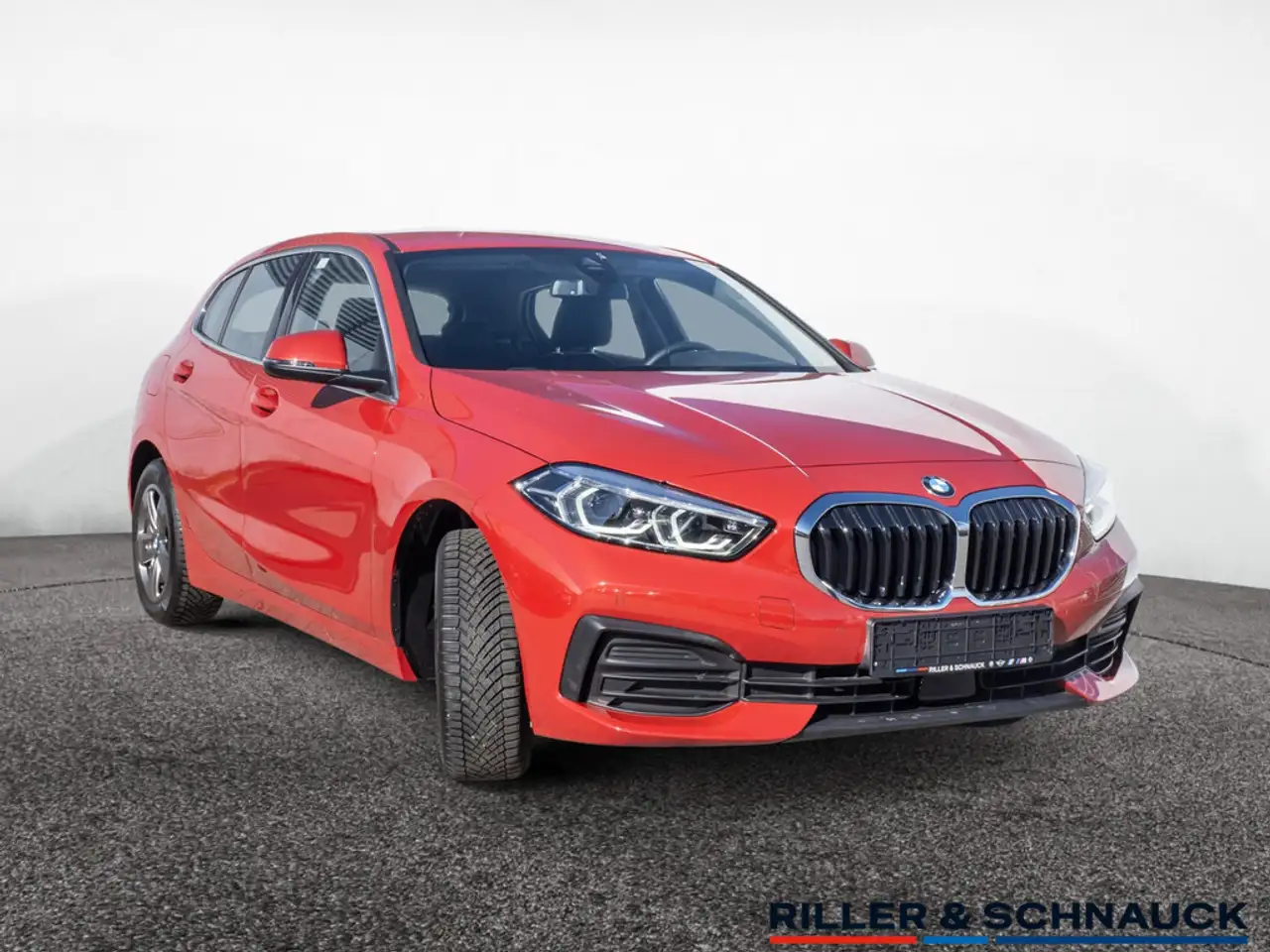 BMW 118 i Advantage NAVI+KLIMA+KAMERA+PDC+LED+ — Galería del vehículo 3