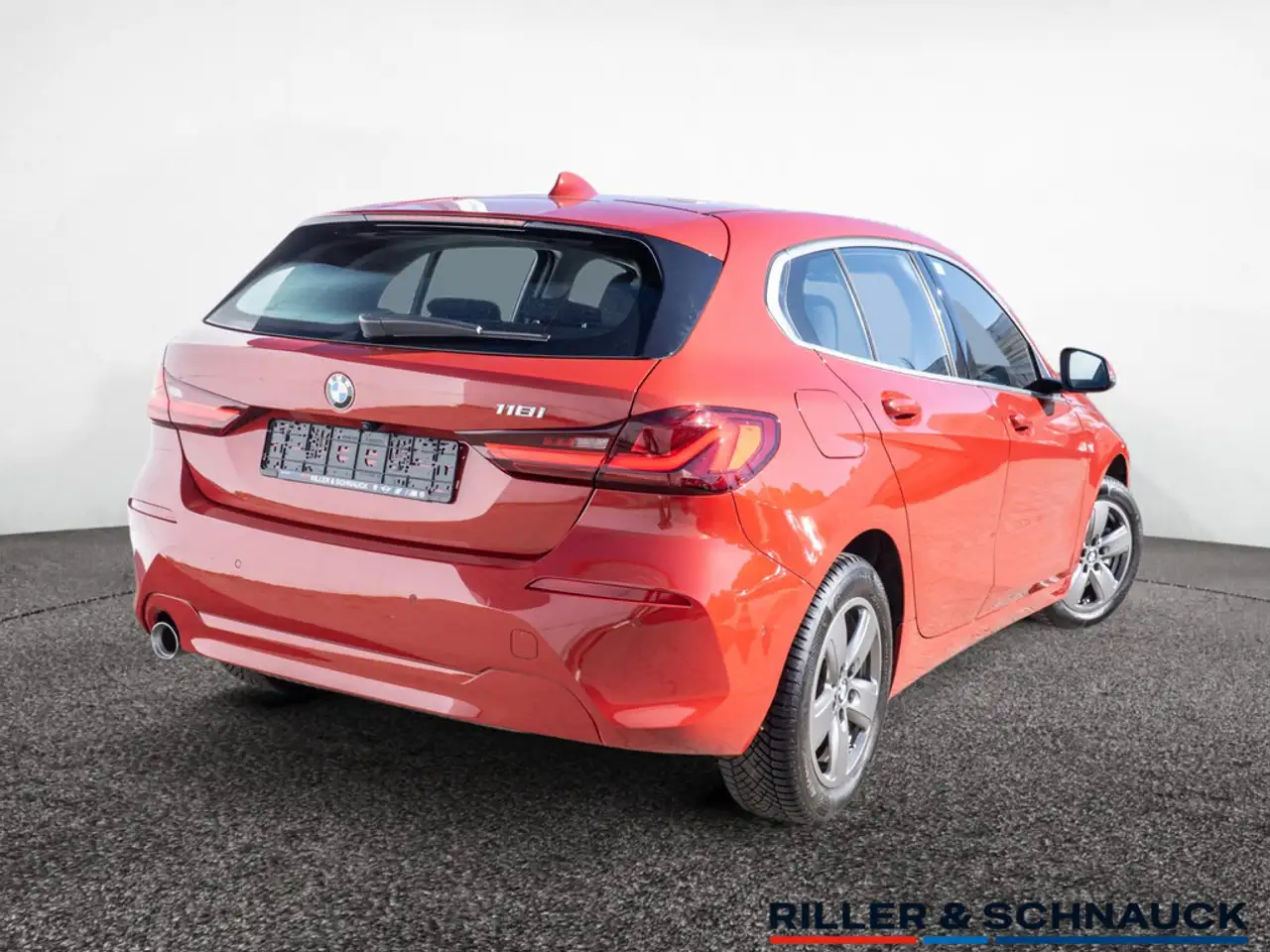 BMW 118 i Advantage NAVI+KLIMA+KAMERA+PDC+LED+ — Galería del vehículo 4