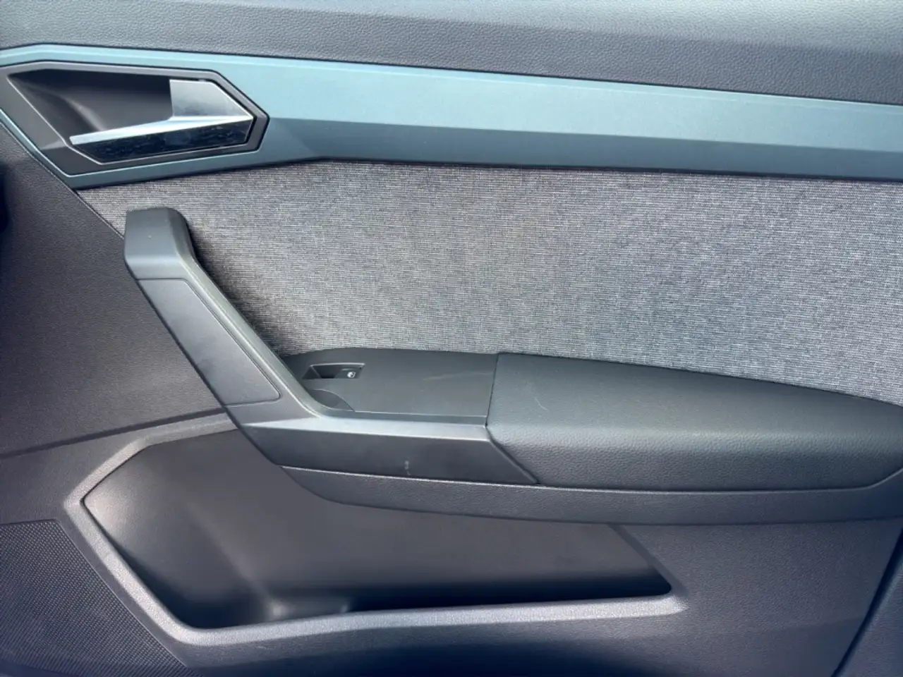 SEAT Arona 1.0 TSI Xperience KAMERA NAVI FULL LINK ACC SHZ 17 — Vehicle gallery 26