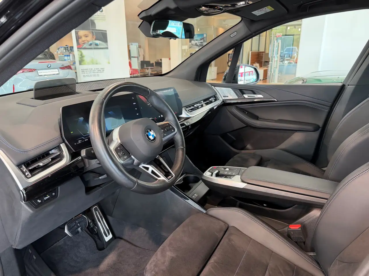 BMW 218 i AT MSport M Sportpaket Head-Up HK HiFi DAB — معرض صور السيارة 14