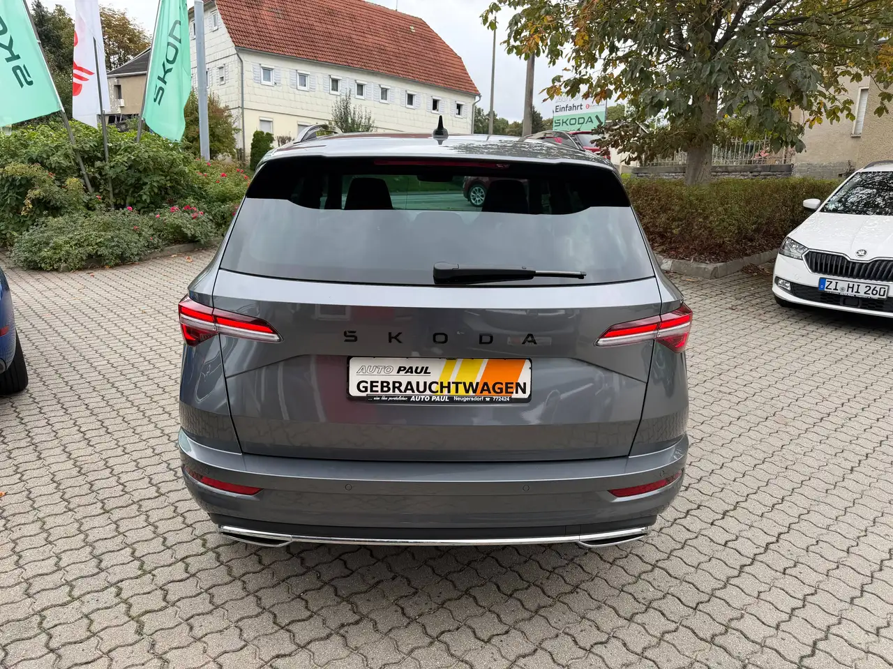 Skoda Karoq Sportline Autom*1.Hand*AHK*Panodach*MatrixLED*Navi*Rückfahrkam*Garantie bis 2029 — معرض صور السيارة 5