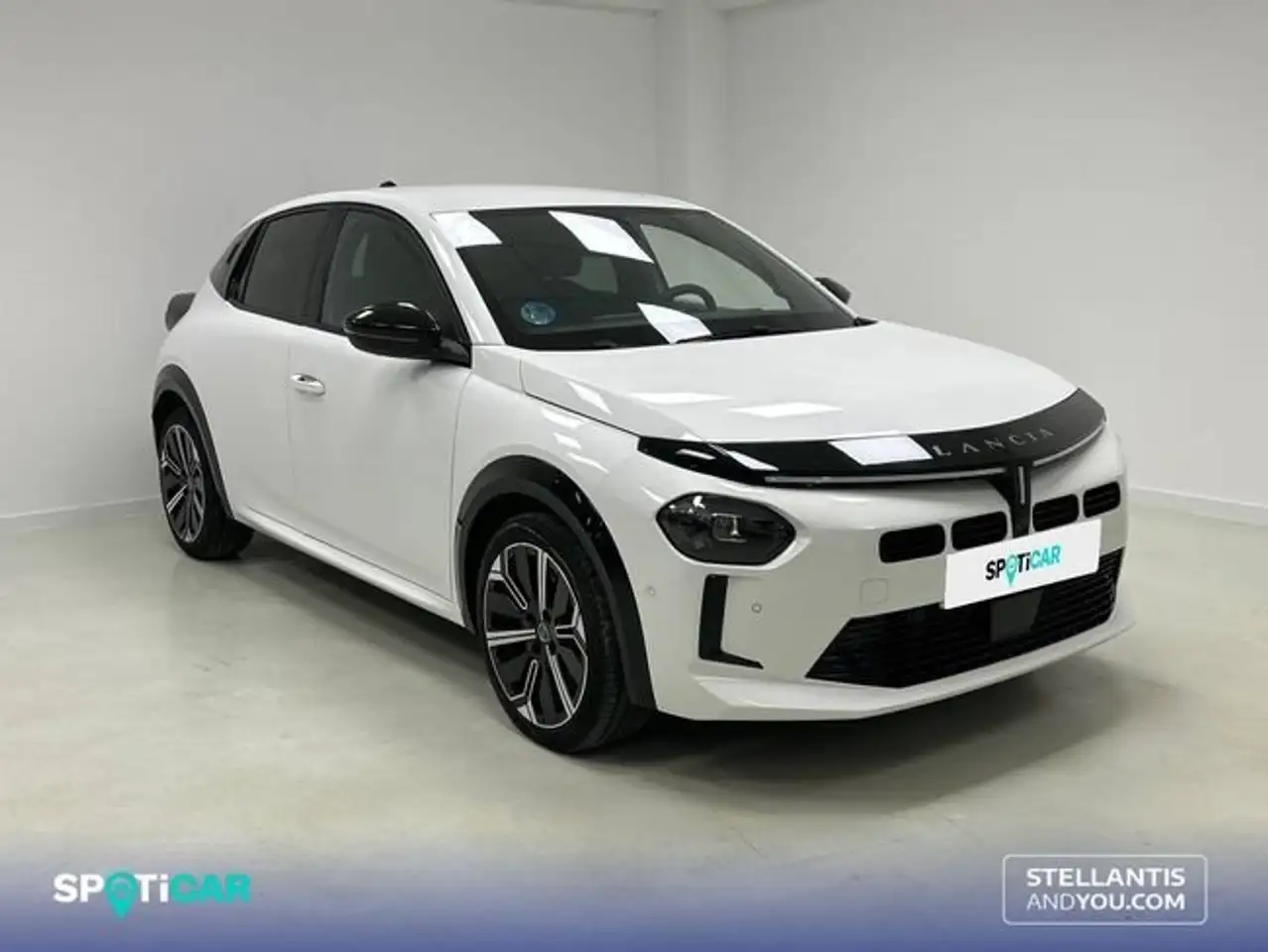 Lancia Ypsilon Hybrid 74kW (100CV) LX — Vehicle gallery 3