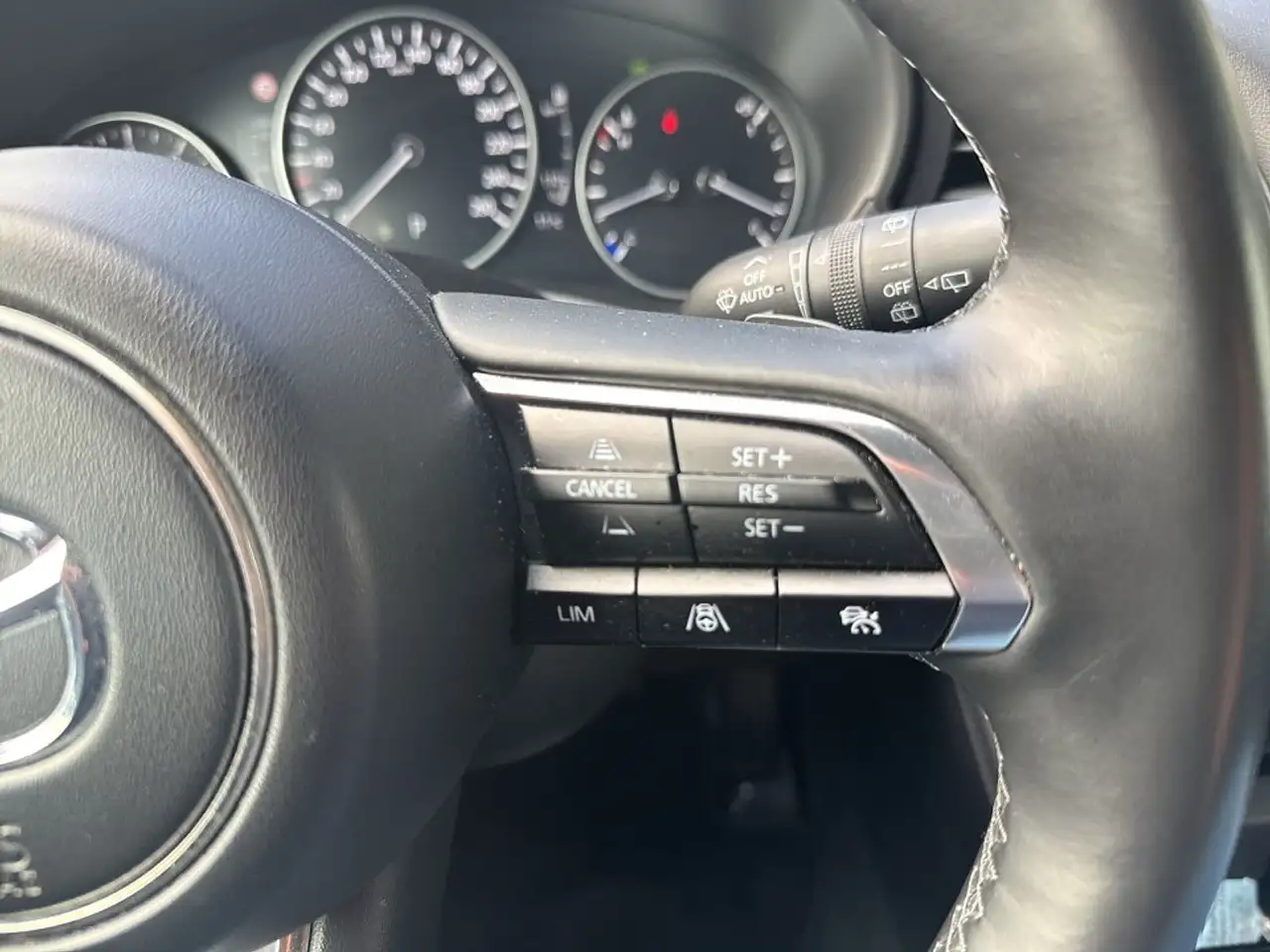 Mazda 3 2.0 M Hybrid Exclusive-line DASO DESI Leder AHK *3 — Vehicle gallery 17