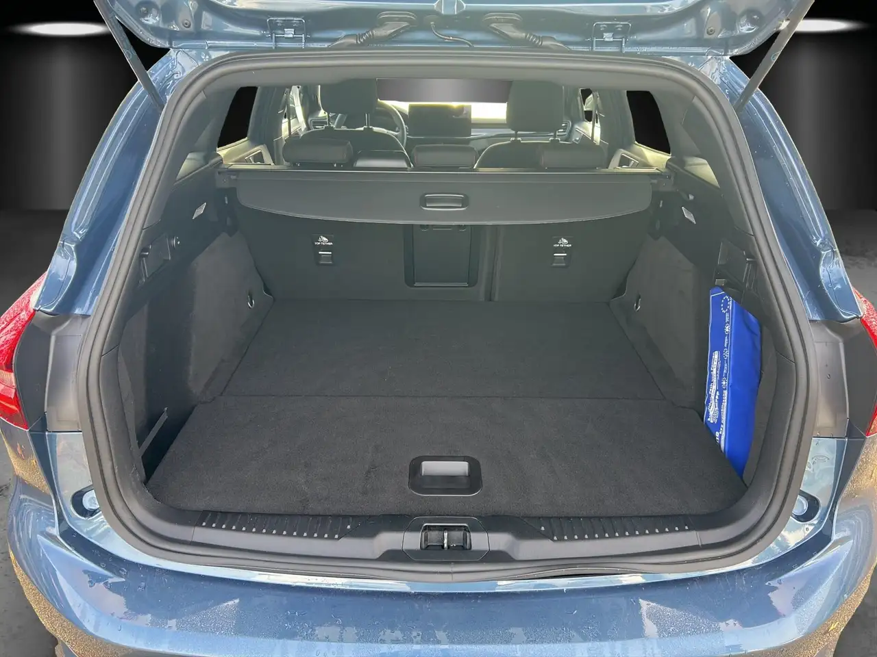 Ford Focus 1.0 ST-Line X Aut./LED/ACC/AHK/KAMERA/NAVI — Vehicle gallery 6