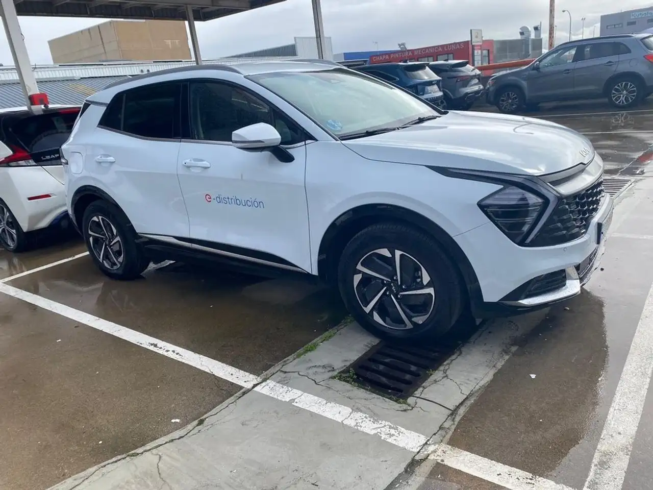 Kia Sportage 1.6 T-GDi PHEV 198kW (265CV) Tech 4x4 — Galería del vehículo 2