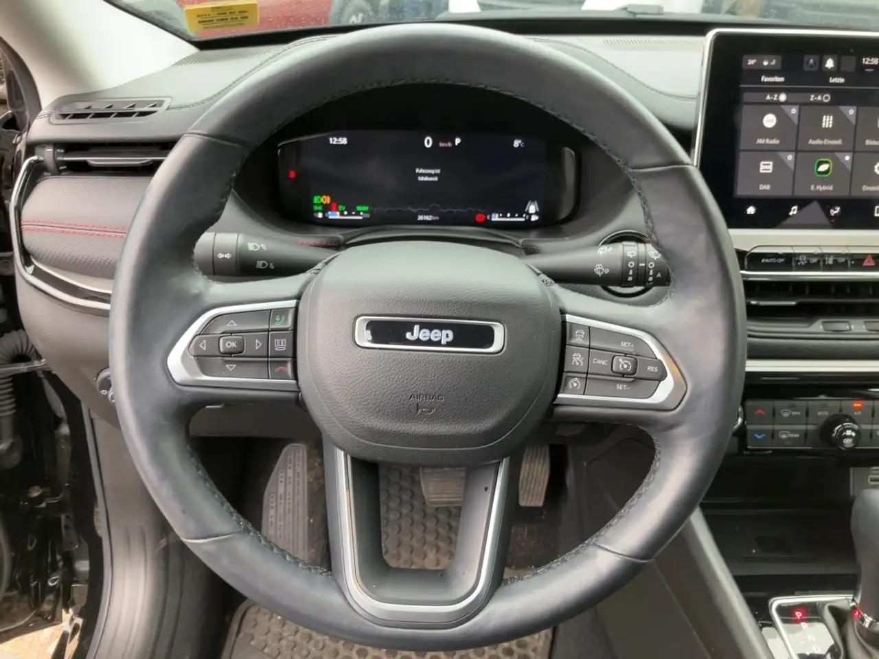 Jeep Compass High Altitude Automatik, CarPlay — معرض صور السيارة 14