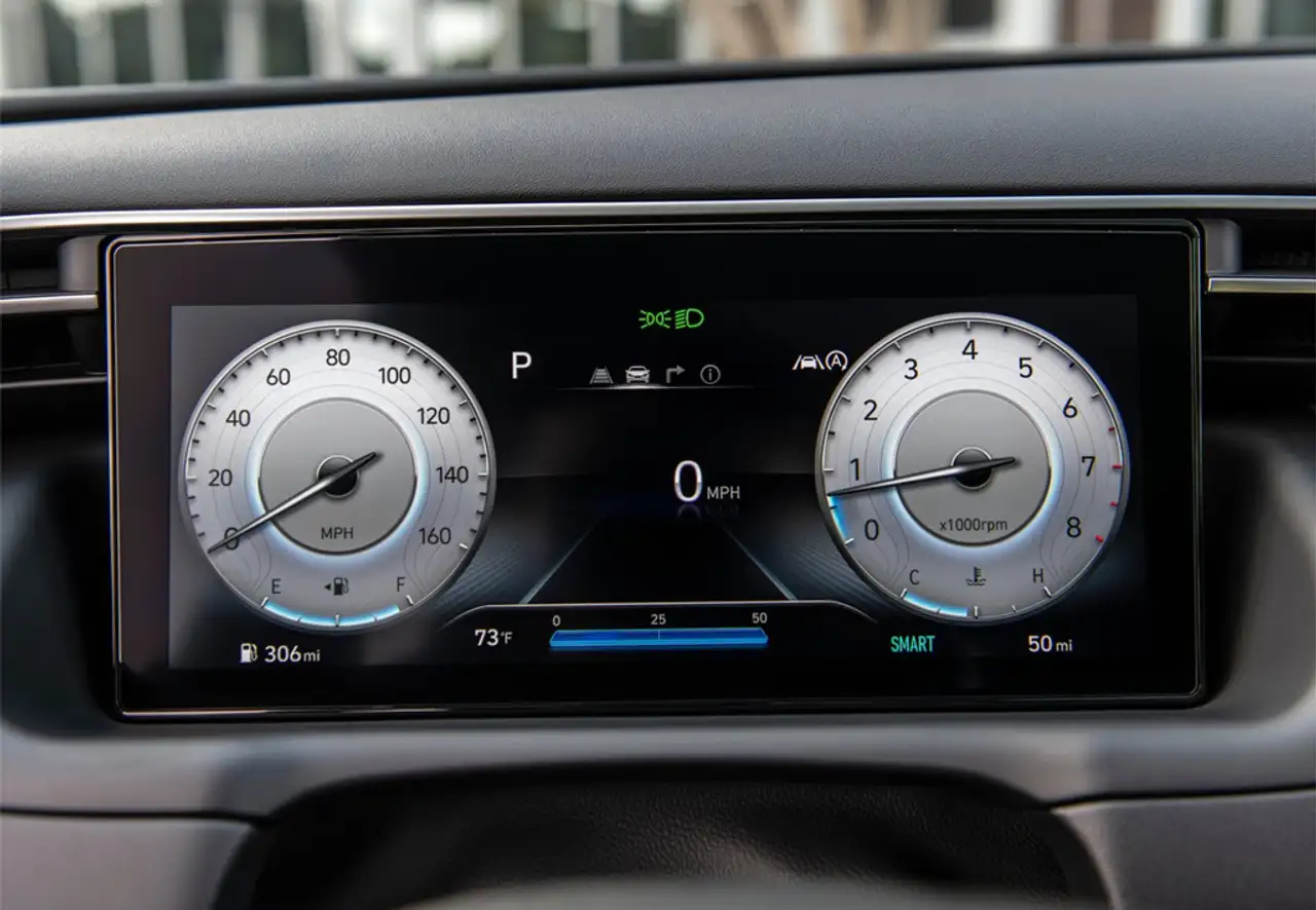 Hyundai TUCSON 1.6 TGDI HEV Maxx Sky AT — Vehicle gallery 29