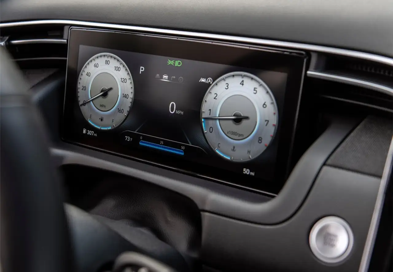 Hyundai TUCSON 1.6 TGDI HEV Maxx Sky AT — Vehicle gallery 26