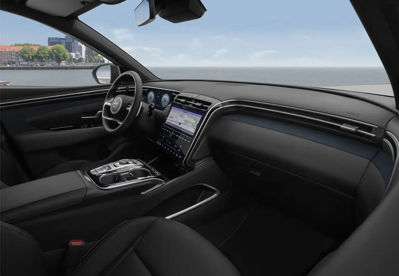 Hyundai TUCSON 1.6 TGDI HEV Maxx Sky AT — Vehicle gallery 8