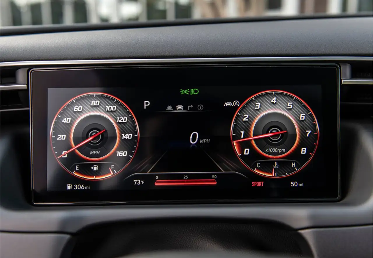 Hyundai TUCSON 1.6 TGDI HEV Maxx Sky AT — Vehicle gallery 31