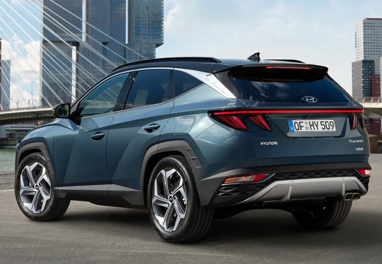 Hyundai TUCSON 1.6 TGDI HEV Maxx Sky AT — Vehicle gallery 32