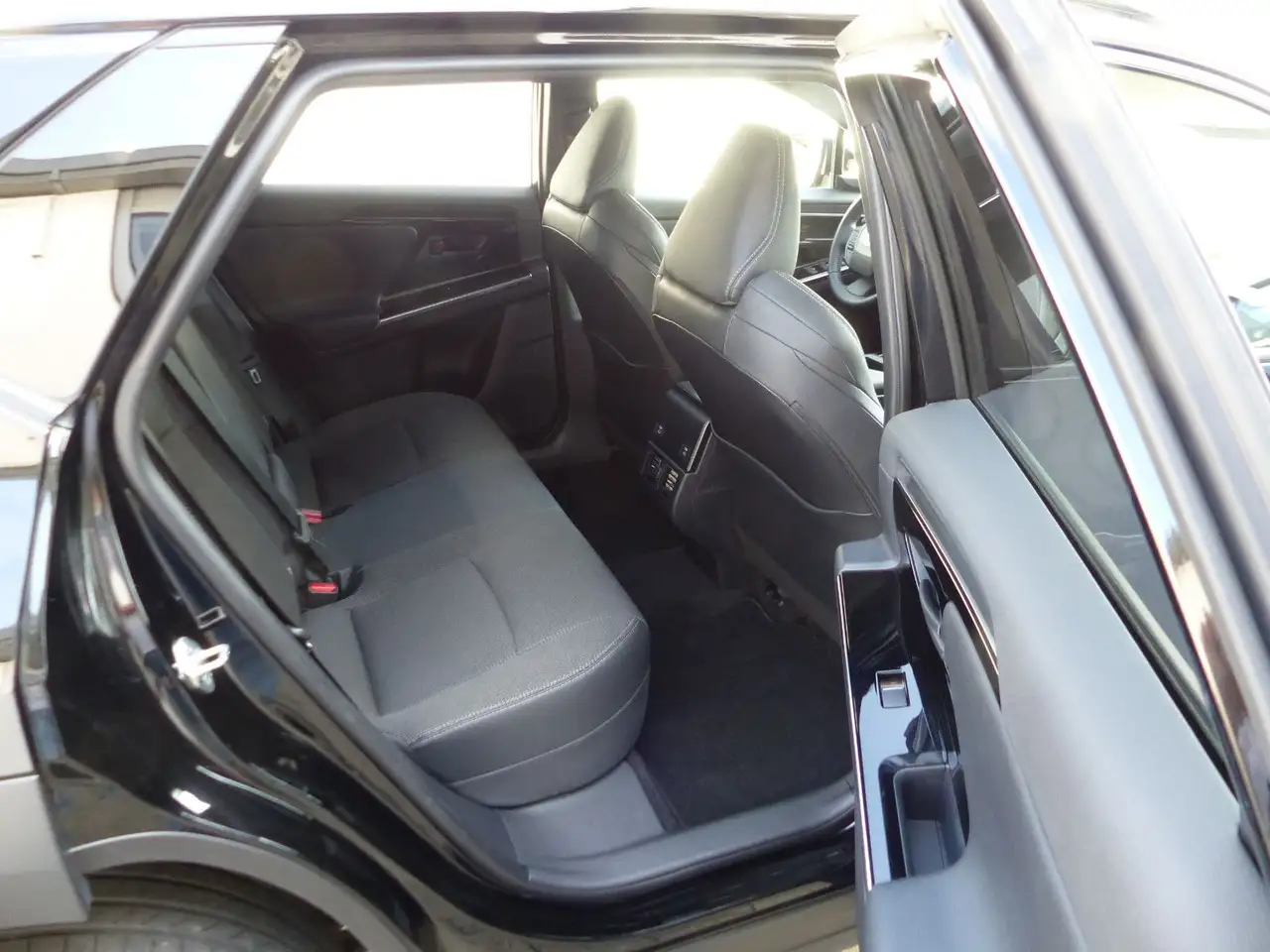 Toyota bZ4X FWD Comfortpaket Navi Kamera CarPlay SHZ — Vehicle gallery 7