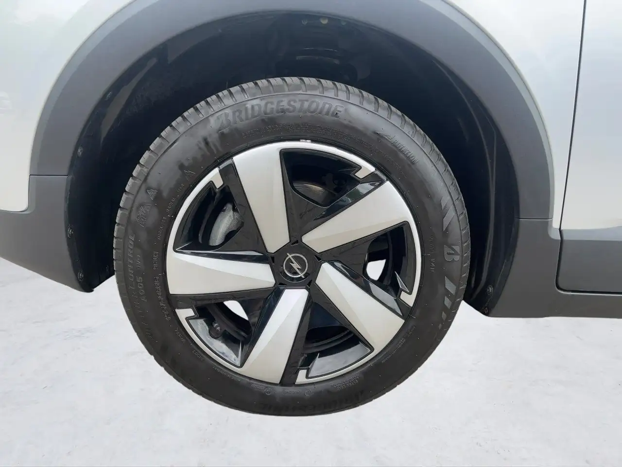 Opel Crossland 1.2 Turbo Elegance Paket LED+Navi+Kam. — معرض صور السيارة 12