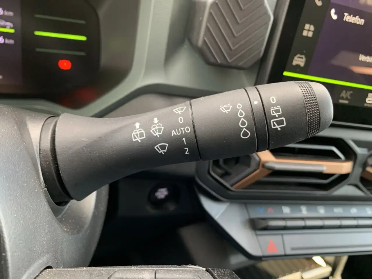 Dacia Duster 1.6 E-TECH HYBRID 140 EXTREME Extreme LED+SHZ+DAB — Galerie du véhicule 23