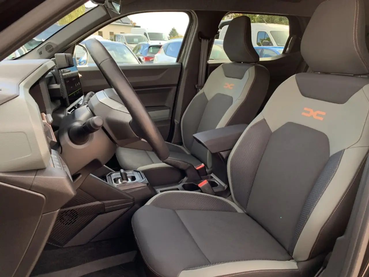 Dacia Duster 1.6 E-TECH HYBRID 140 EXTREME Extreme LED+SHZ+DAB — Galerie du véhicule 9