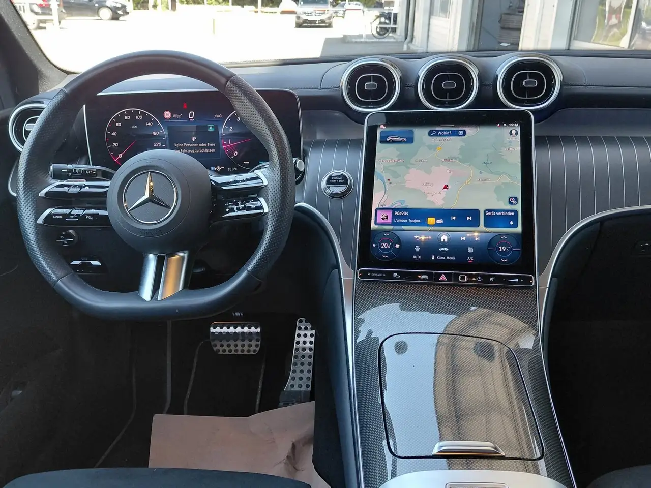 Mercedes-Benz GLC 200 4MATIC AMG/AHK/Night/Distronic/Totwinkel — معرض صور السيارة 11