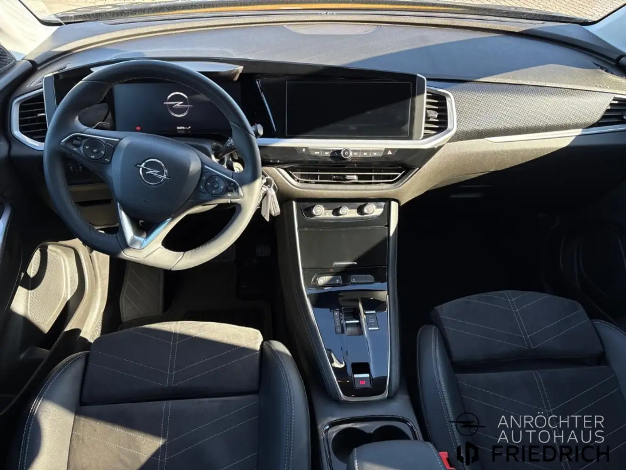 Opel Grandland GS Line Allwetter Kamera Navi AGR-Sitz — Galería del vehículo 11