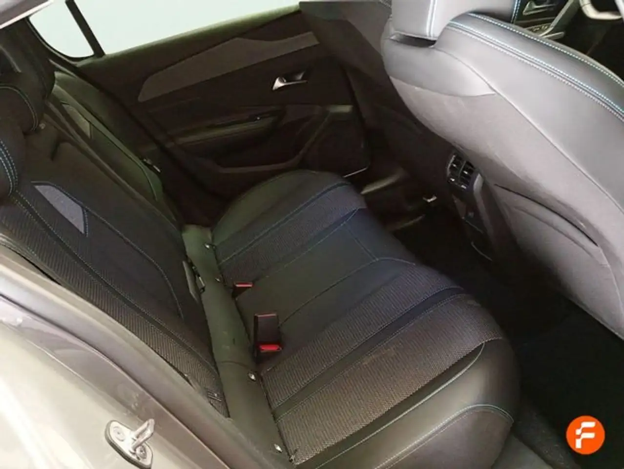 Peugeot 308 5P Active PureTech 130 S&S MAN - 5P (2024) — Vehicle gallery 13