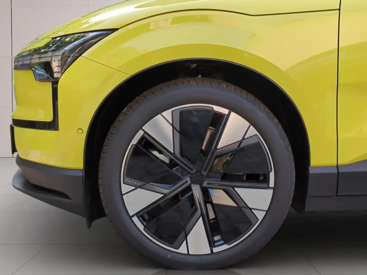 Volvo EX30 Twin Motor Performance Ultra *Misty*Wool* — معرض صور السيارة 7