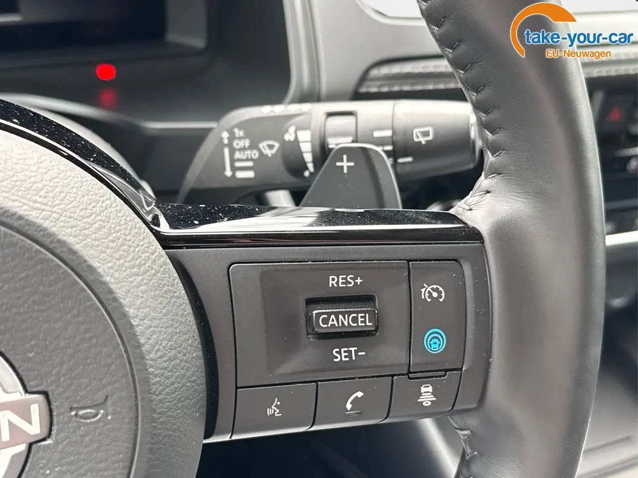 Nissan Qashqai QQ N-Connecta PANORAMA+beh.SCHEIBE+NAVI+AHK+ACC... — معرض صور السيارة 36