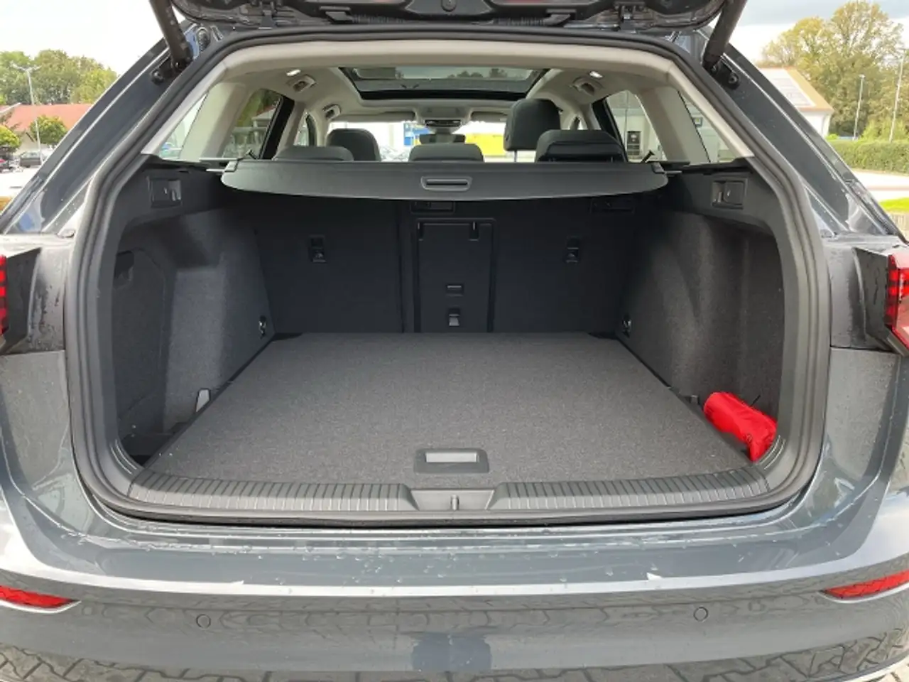 Volkswagen Golf Variant VIII Variant Style 1.5 eTSI DSG Pano,Kamera — معرض صور السيارة 10