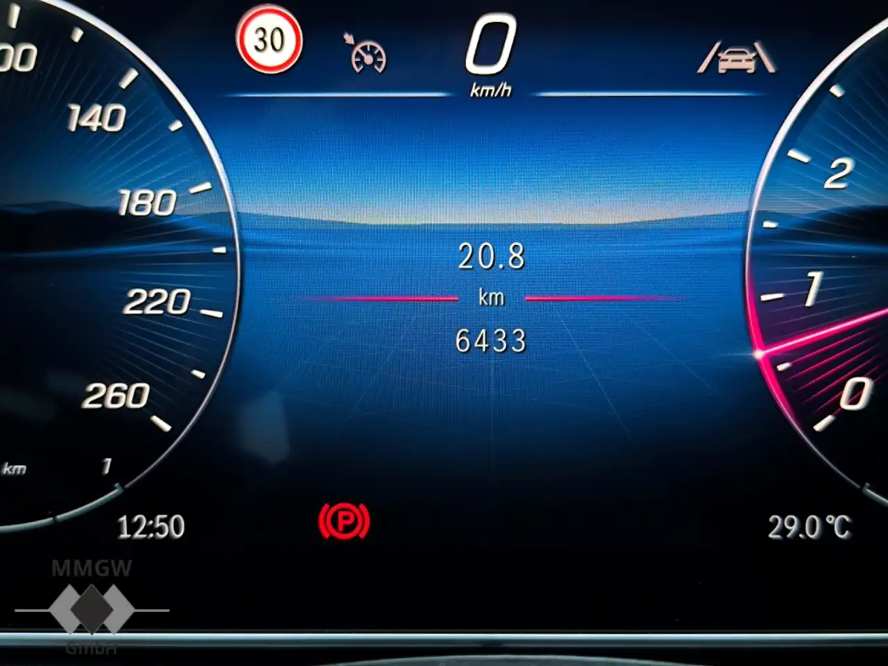 Mercedes-Benz CLE 200 Coupe AMG Line Premium Sportpaket/Pano/Navi — Galerie du véhicule 32