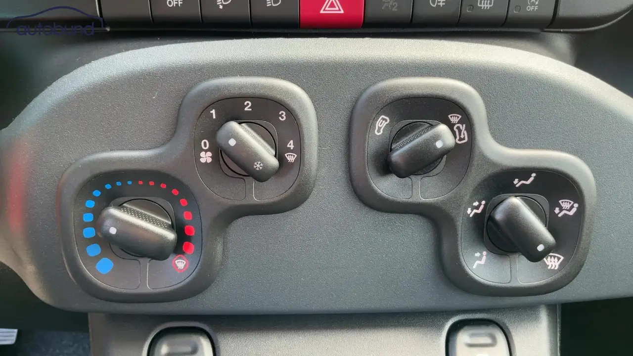 Fiat Panda 1,0 Hybrid (MHEV) Pandina Base NBA PDC SHA — Vehicle gallery 16