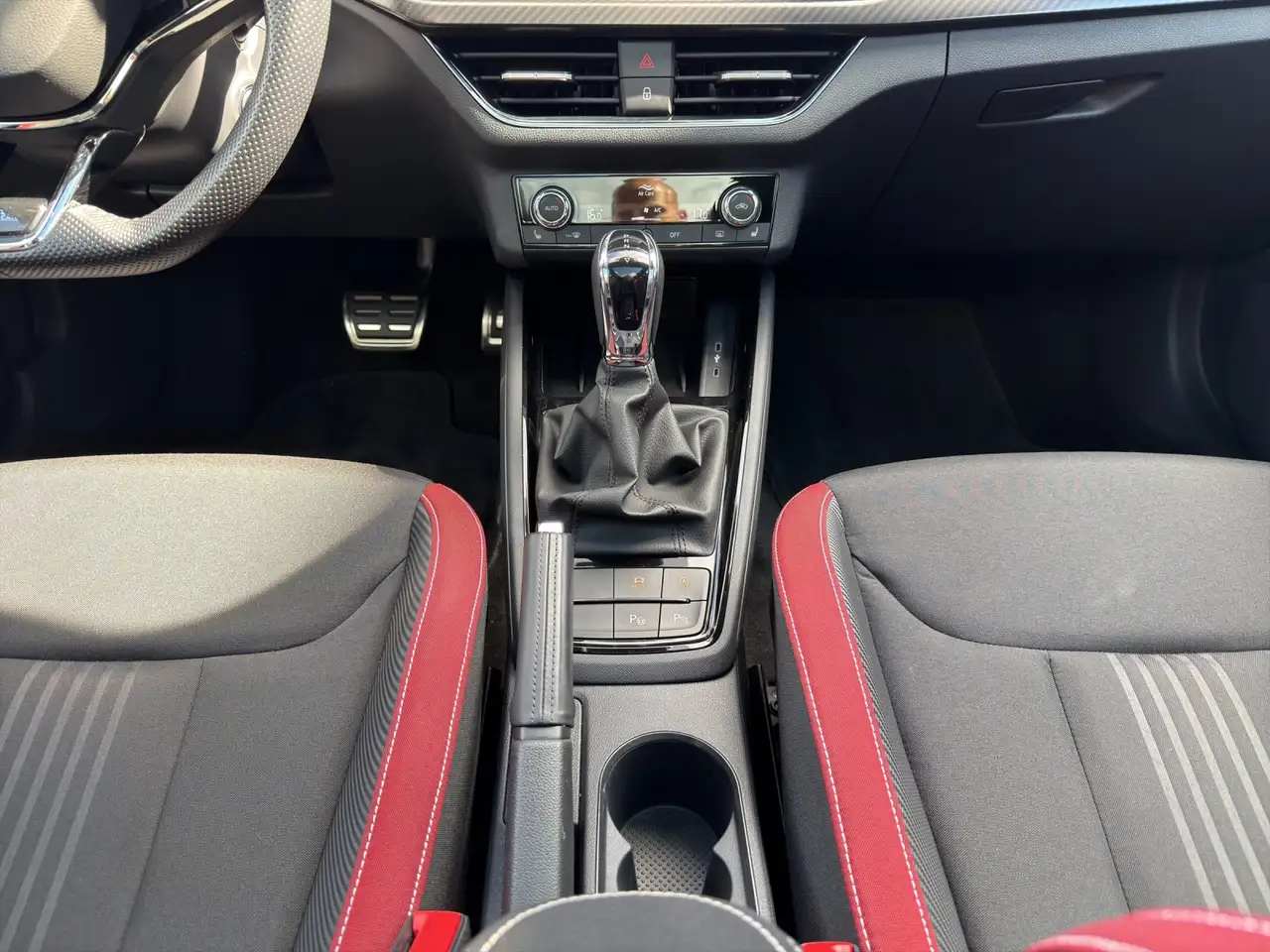 Skoda Scala 1.0 TSI DSG Monte Carlo LED/KAMERA — Galerie du véhicule 17