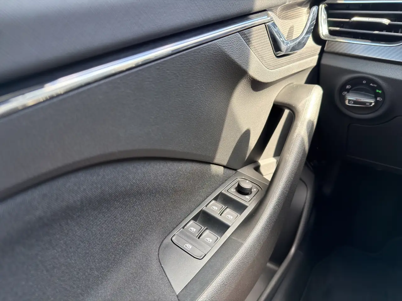 Skoda Scala 1.0 TSI DSG Monte Carlo LED/KAMERA — Galerie du véhicule 18