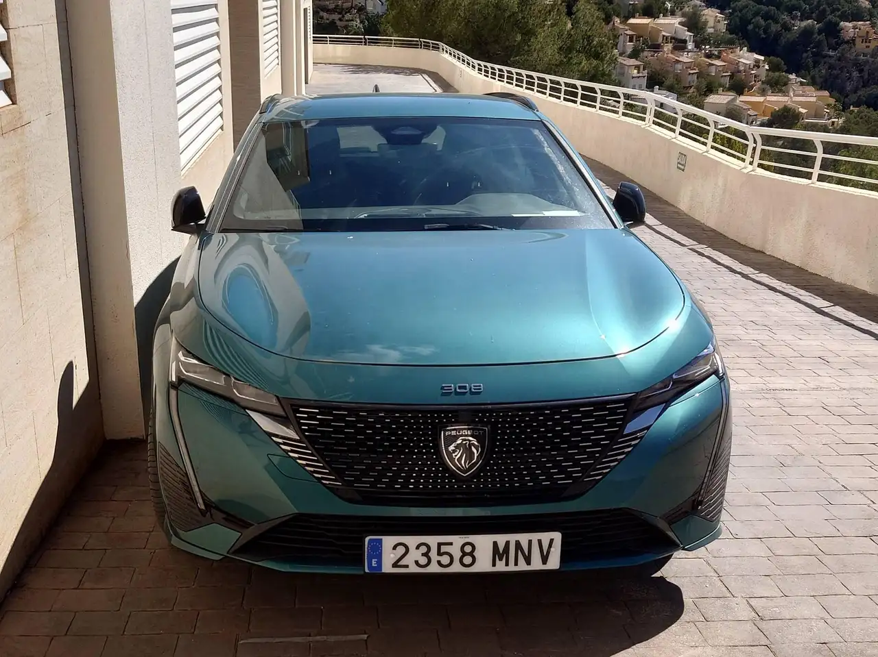 Peugeot 308 308 SW 1.6 Hybrid GT EAT8 180 GT — Galería del vehículo 2